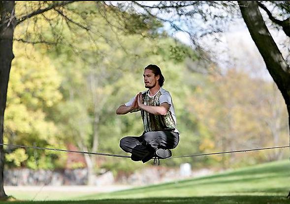 Slackline Yoga