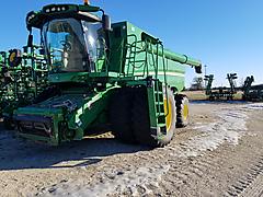 2012 John Deere S680 Combine 8211 SOLD