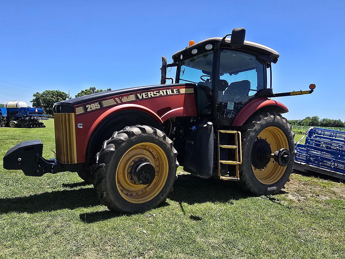 2019 VERSATILE 295 TRACTOR GA