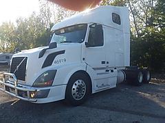 SOLD 8211 2013 VOLVO VNL64T670 Blue Island IL
